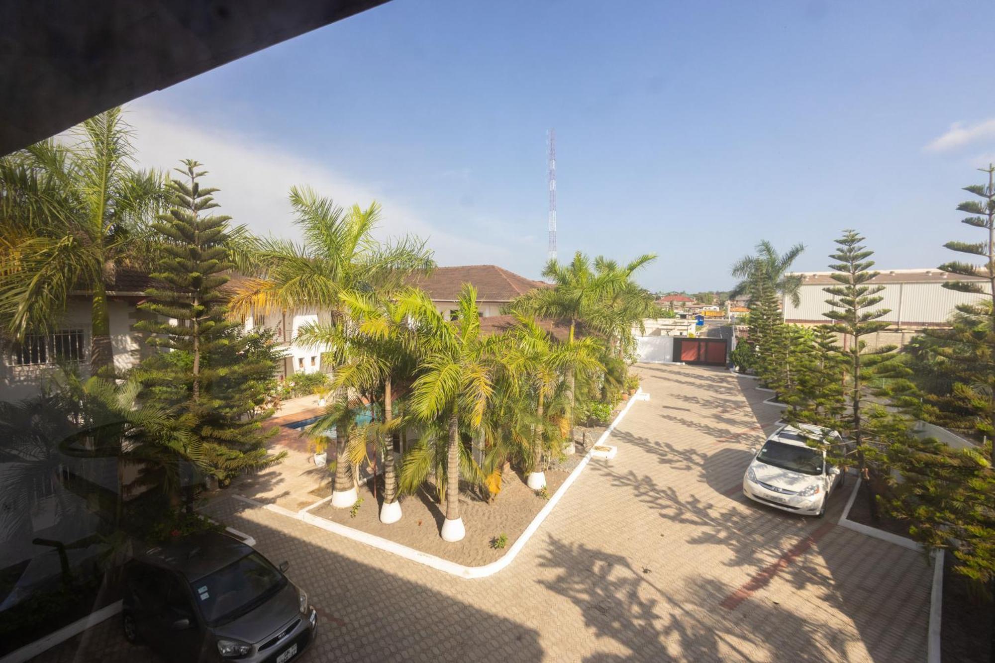 Bragha Apartments And Hotel Sekondi-Takoradi Ngoại thất bức ảnh