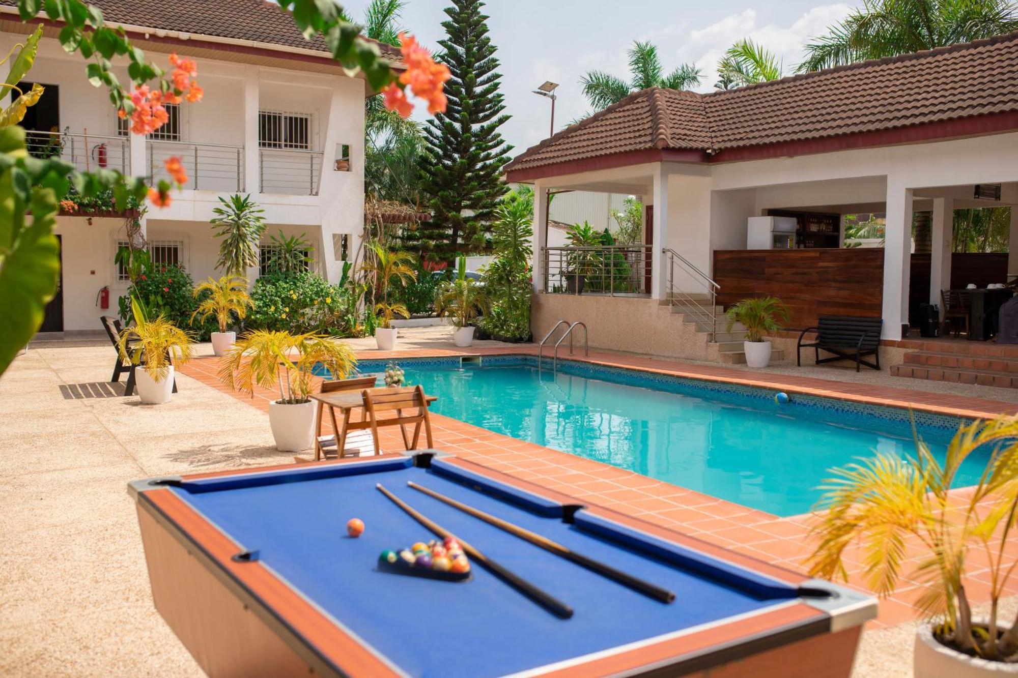 Bragha Apartments And Hotel Sekondi-Takoradi Ngoại thất bức ảnh